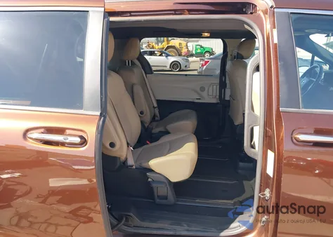 2021 Toyota Sienna Xle из США, поврежденный, VIN 5TDYRKEC5MS064805